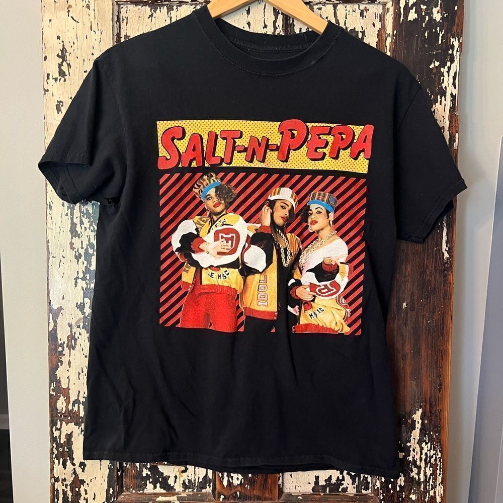 Salt N Pepa vintage Retro T-shirt. 80’s hip hop. Female. Size Small.